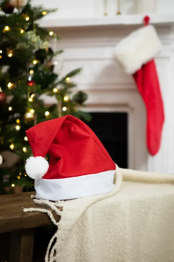 Adults Dartboard & Felt Santa Hat Set