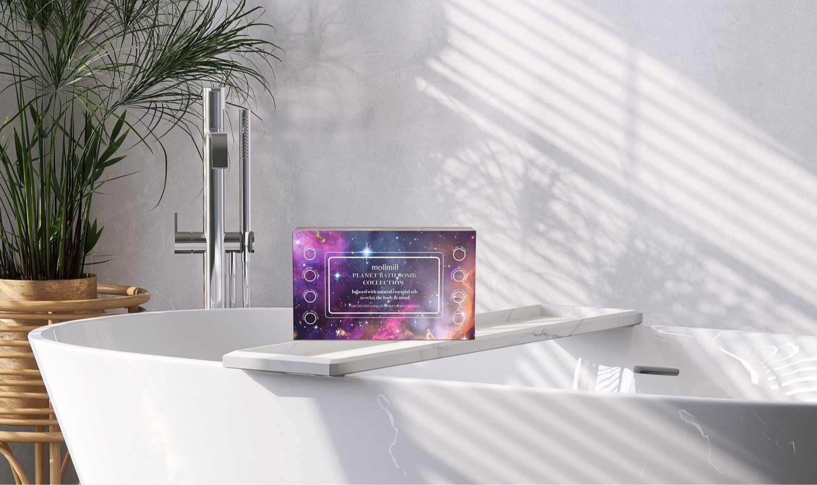 Luxury Planet Themed Bath Bomb Gift Set. Pack of 8 Luxury Bath Bombs enriched with shea Butter and Natural Essential Oils