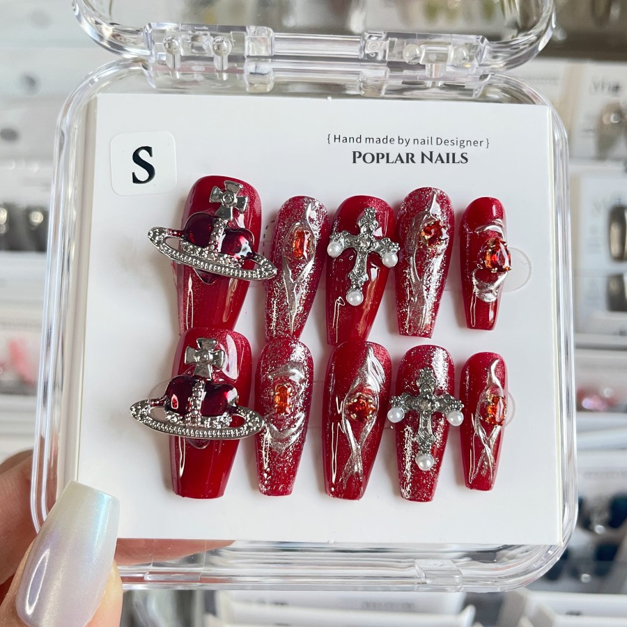 B062 Red Heart VW Cross Nails