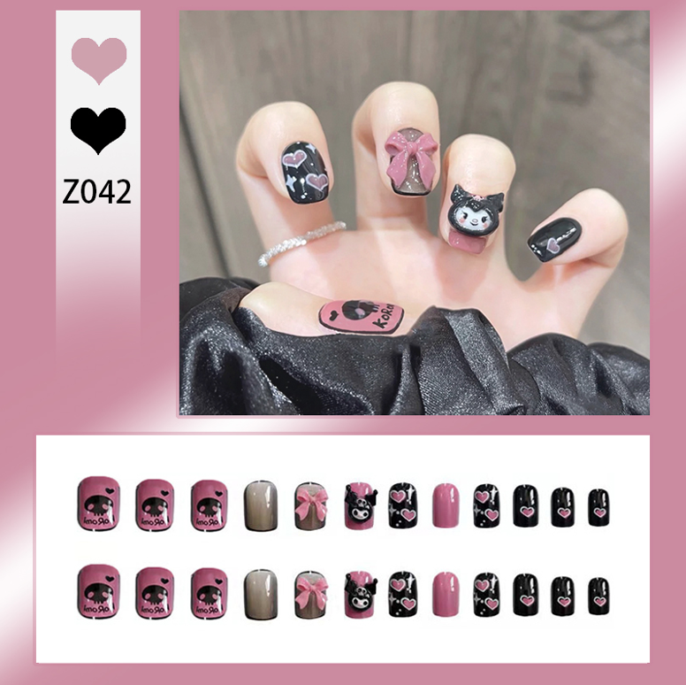 C010 Kuromi False Nails 24 Pcs