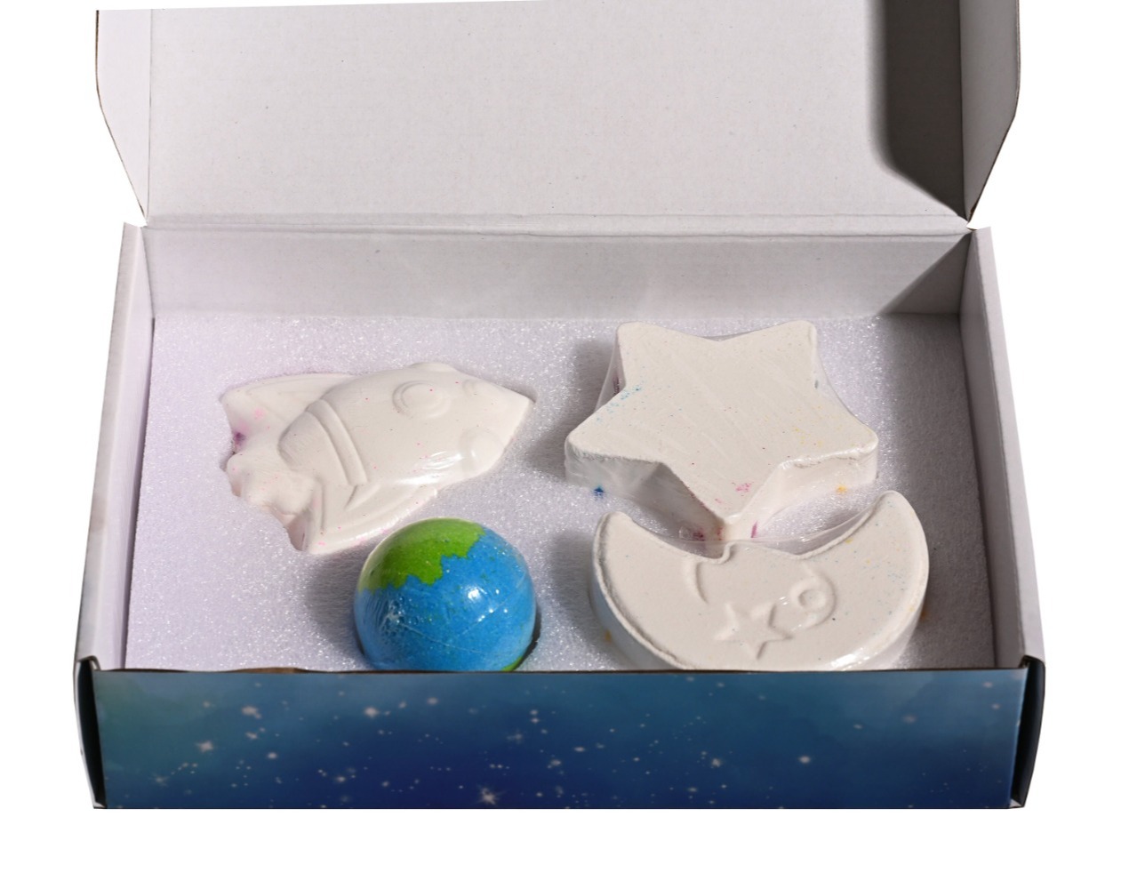 Out of This World Bath Bomb Gift Set. Sub Title: 4 Pack of Bath Bombs with Colourful Trails